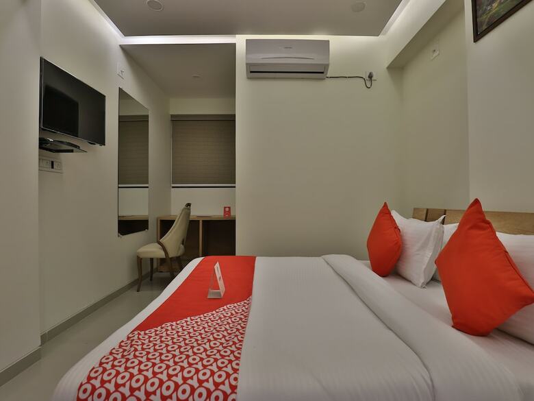 Oyo 12462 Hotel Shiv Inn