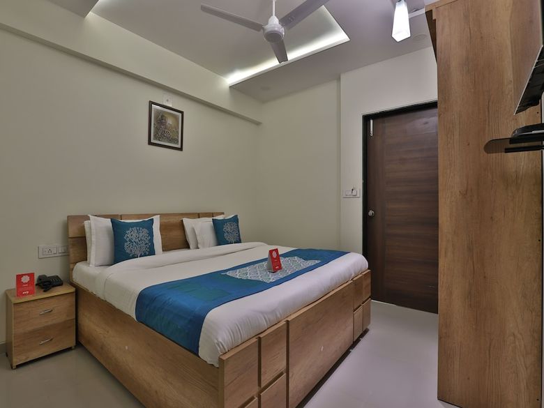 Oyo 12462 Hotel Shiv Inn