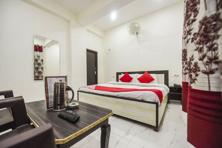 Oyo 12662 Hotel Granite Peak