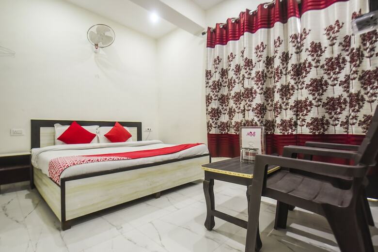 Oyo 12662 Hotel Granite Peak