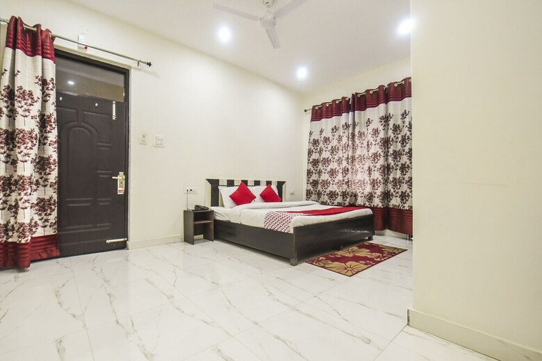Oyo 12662 Hotel Granite Peak