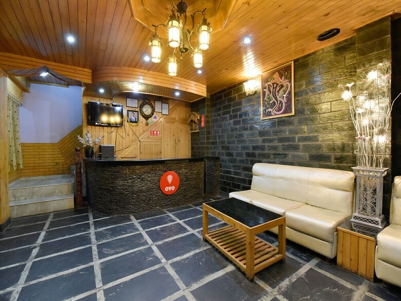 Oyo 13218 Hotel Hollywood