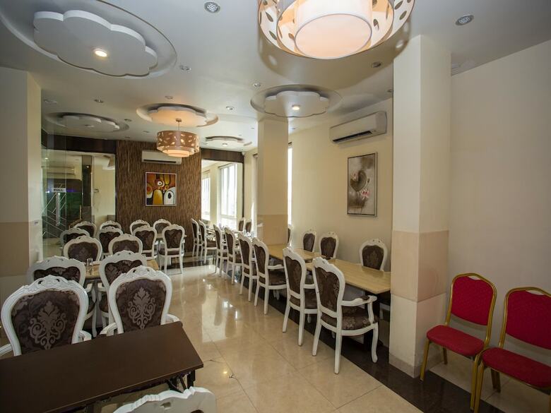 Oyo 2377 Hotel Residency