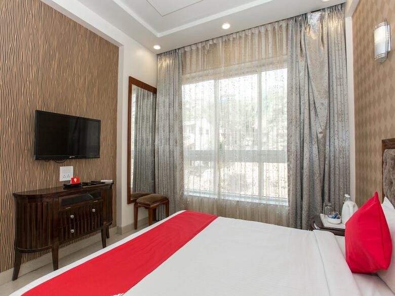 Oyo 2377 Hotel Residency
