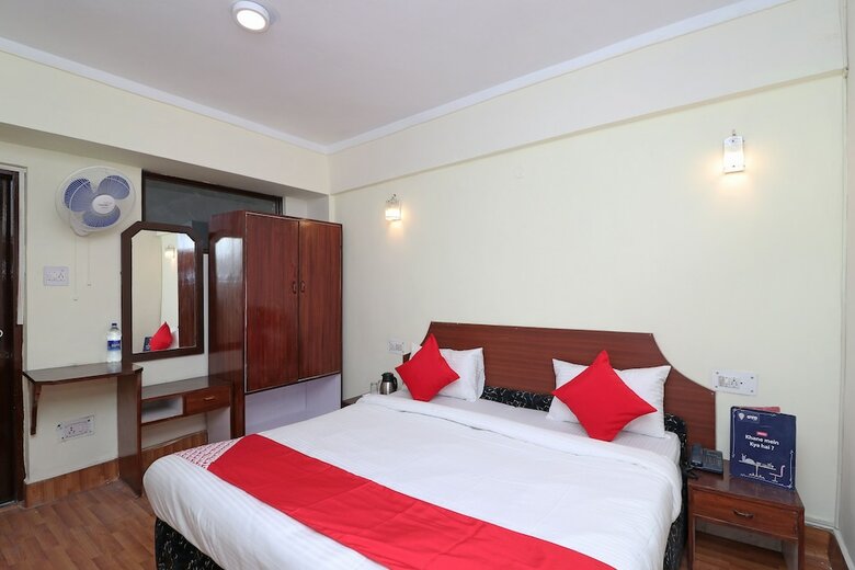 Oyo 13324 Hotel Anamika