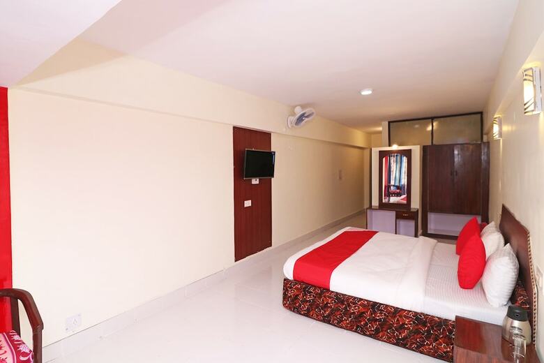 Oyo 13324 Hotel Anamika