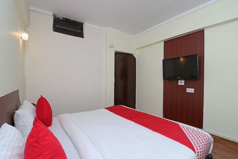 Oyo 13324 Hotel Anamika