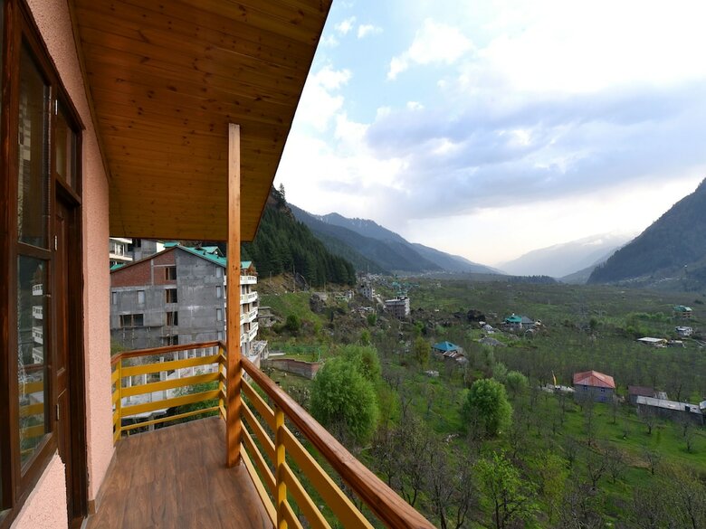 Hotel Oyo 13267 Hillside Valley
