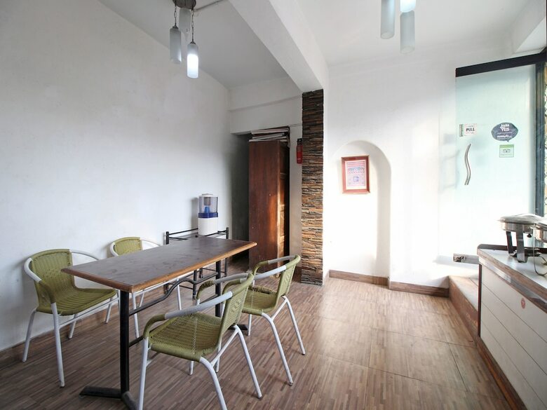 Oyo 5227 Hotel New Bharat