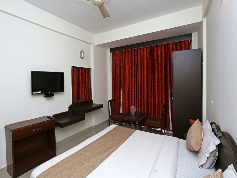 Oyo 13243 Hotel City Castle