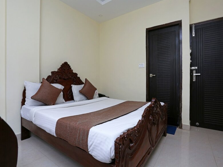 Oyo 13243 Hotel City Castle
