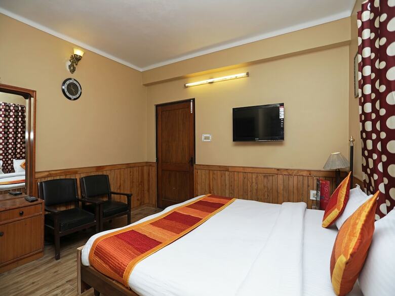 Oyo 12542 Hotel Ankur Plaza
