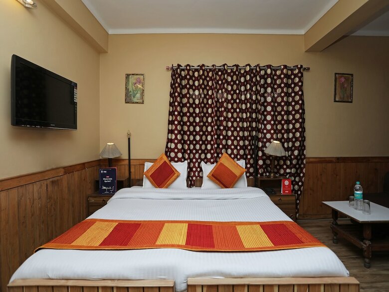 Oyo 12542 Hotel Ankur Plaza