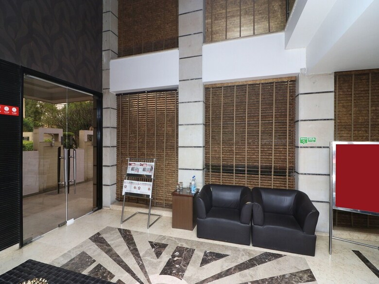 Hotel Oyo 13783 The Claire