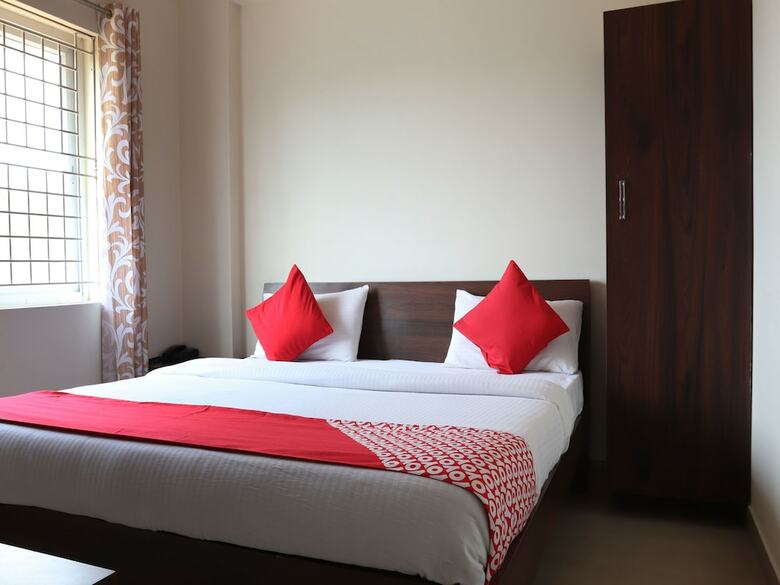 Hotel Oyo 11615 Lotus Inn