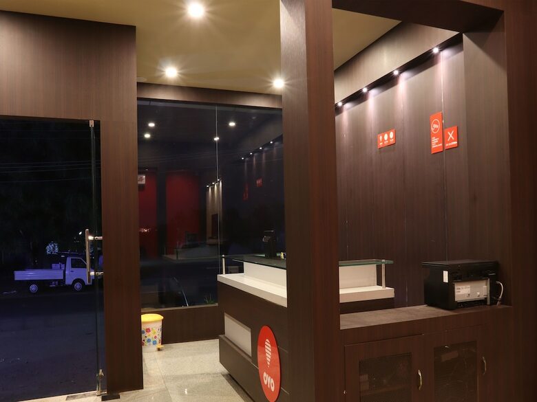 Hotel Oyo 11615 Lotus Inn