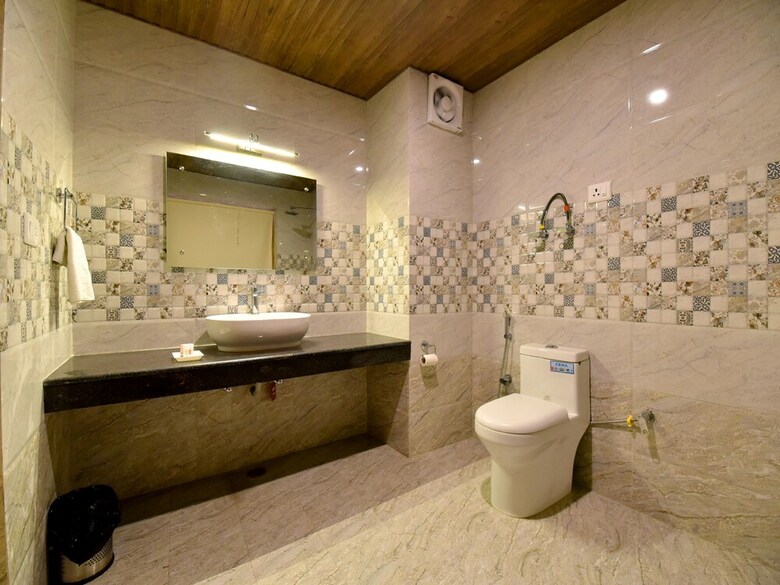 Hotel Oyo 13356 Himachal Heights