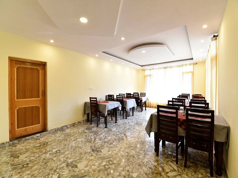 Hotel Oyo 13356 Himachal Heights