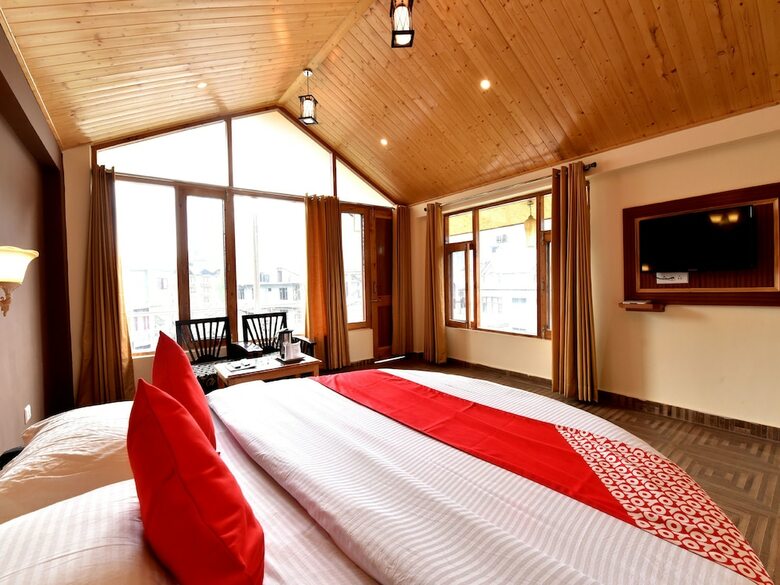 Hotel Oyo 13356 Himachal Heights