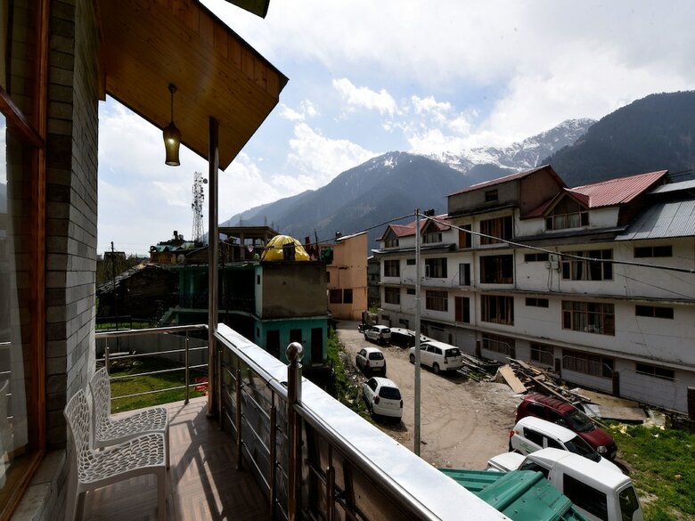 Hotel Oyo 13356 Himachal Heights