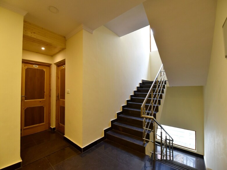 Hotel Oyo 13356 Himachal Heights