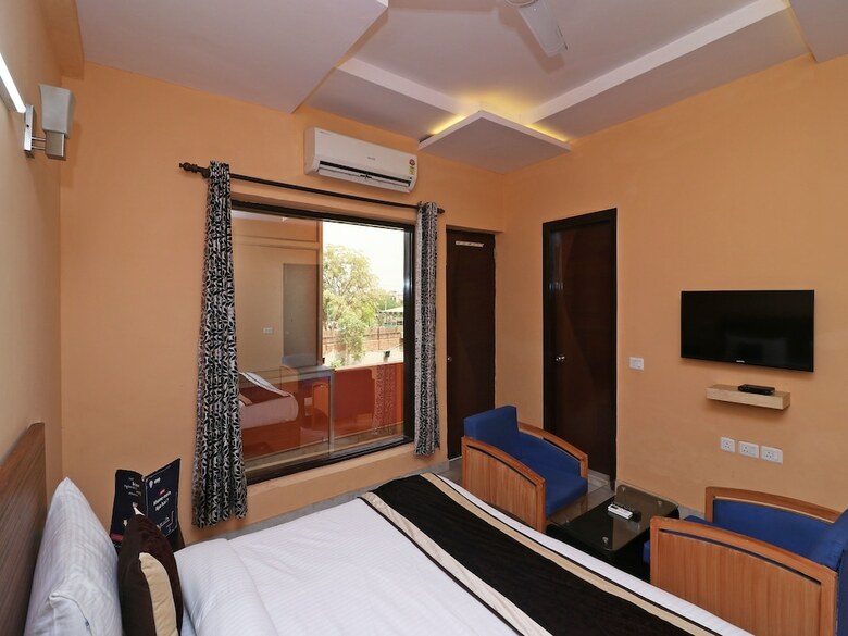 Hotel Oyo 13782 Om Villa