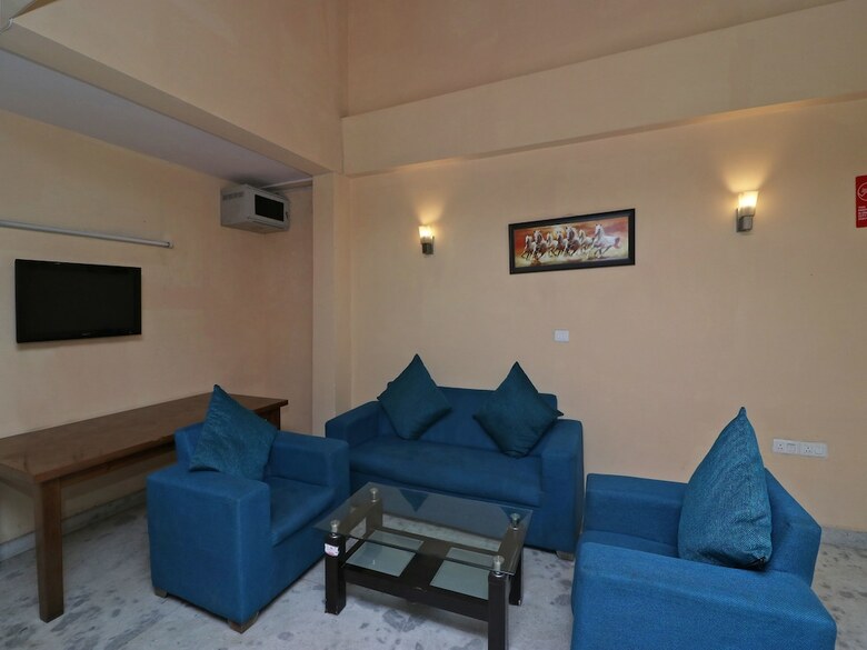 Hotel Oyo 13782 Om Villa