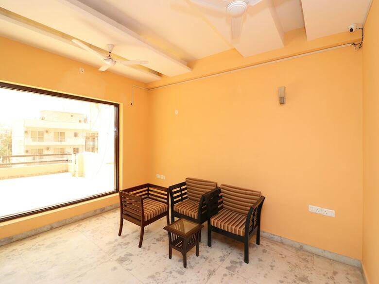 Hotel Oyo 13782 Om Villa