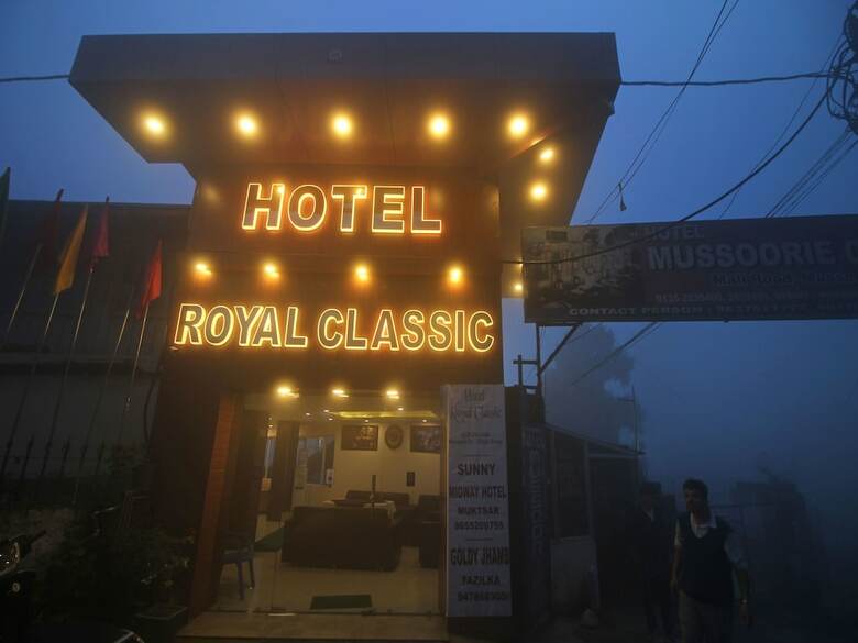 Oyo 6119 Hotel Royal Classic