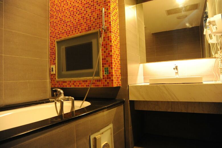Michelle Hotel