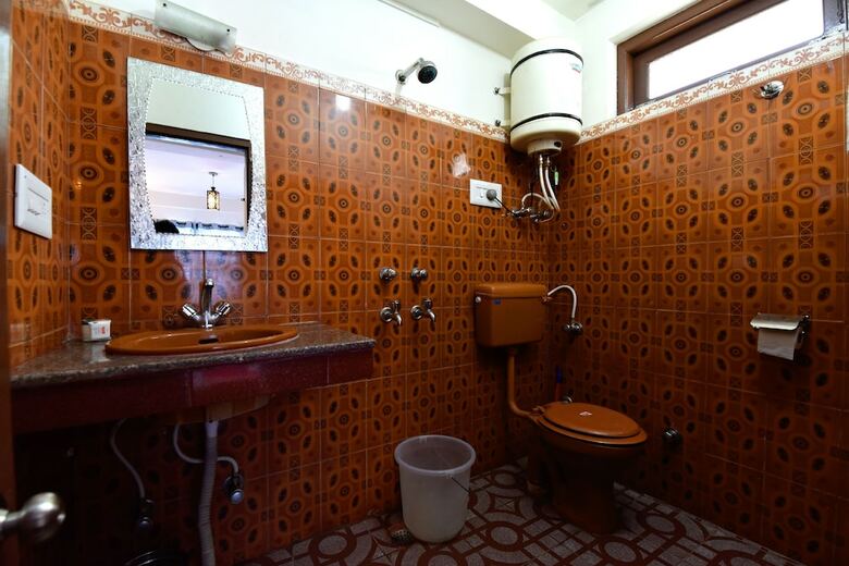 Oyo 13337 Home Valley View 2bhk Naggar Road