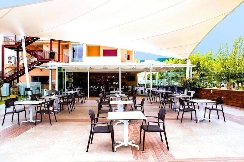 Hotel Restaurante Villa Ceut�