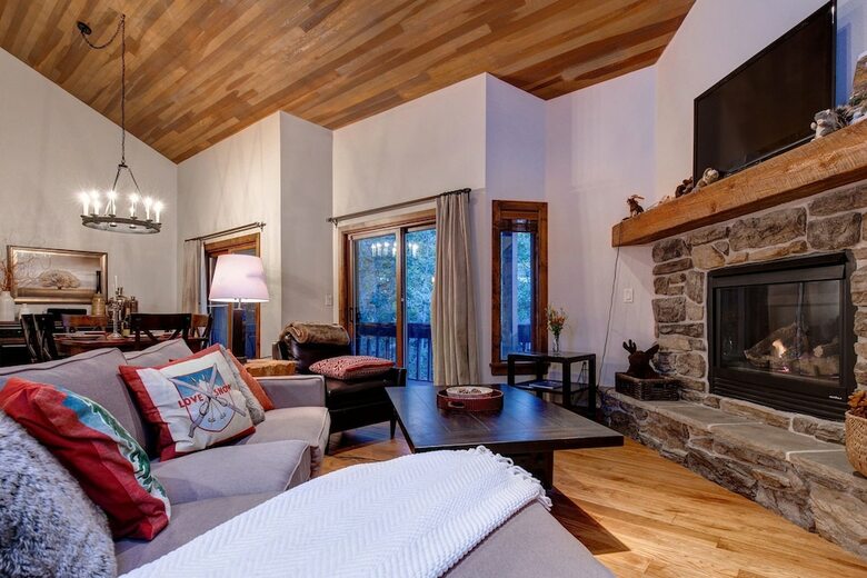 Abode On Doe Pass