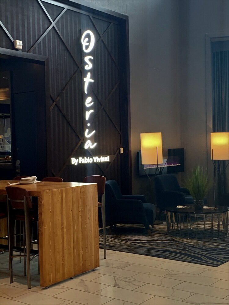 Hotel Doubletree Suites By Hilton Htl & Conf Cntr Downers Grove