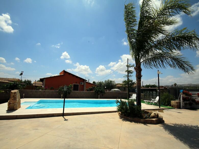 Casa Syramusa Con Piscina