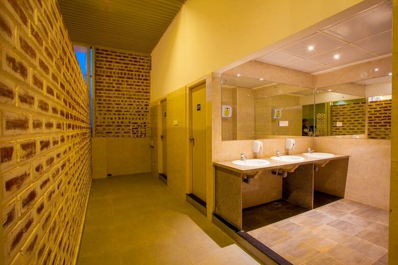 Hotel Northern Suites @ C Block