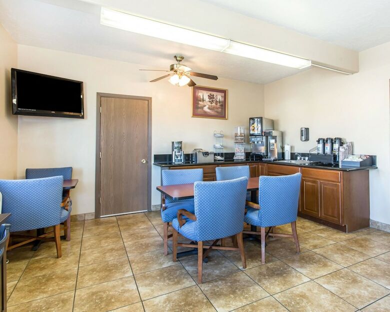 Hotel Rodeway Inn And Suites Riverton