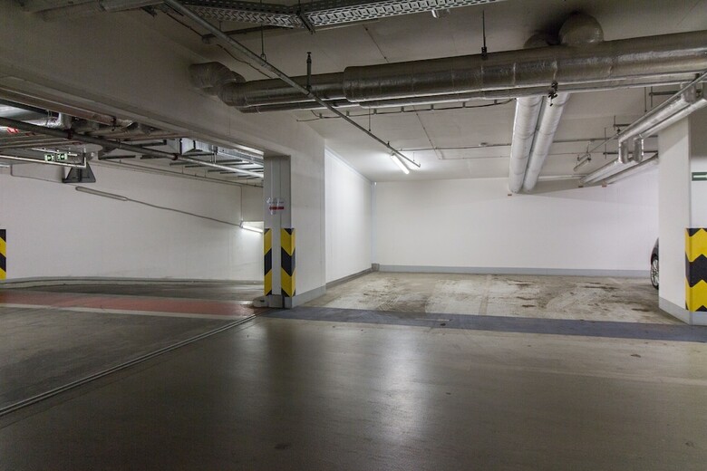 New Modern Apartment With Zizkov Parking