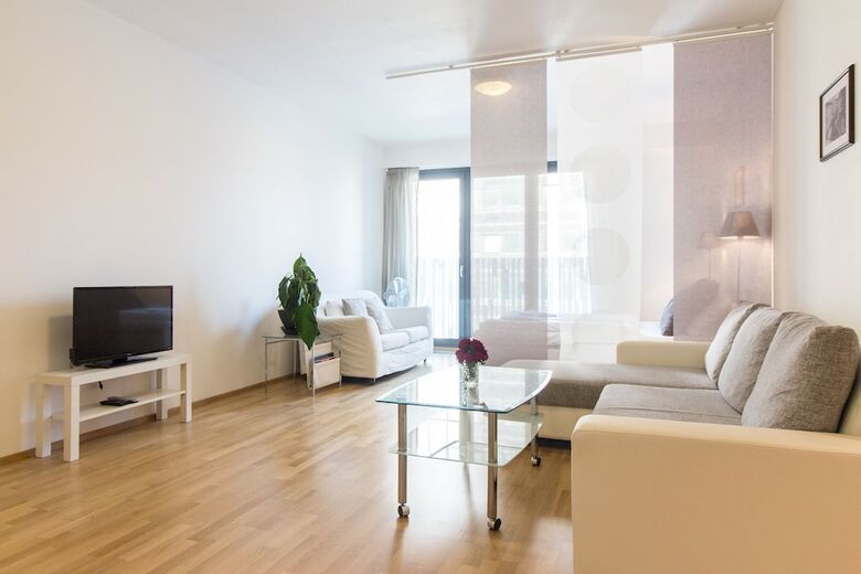 New Modern Apartment With Zizkov Parking