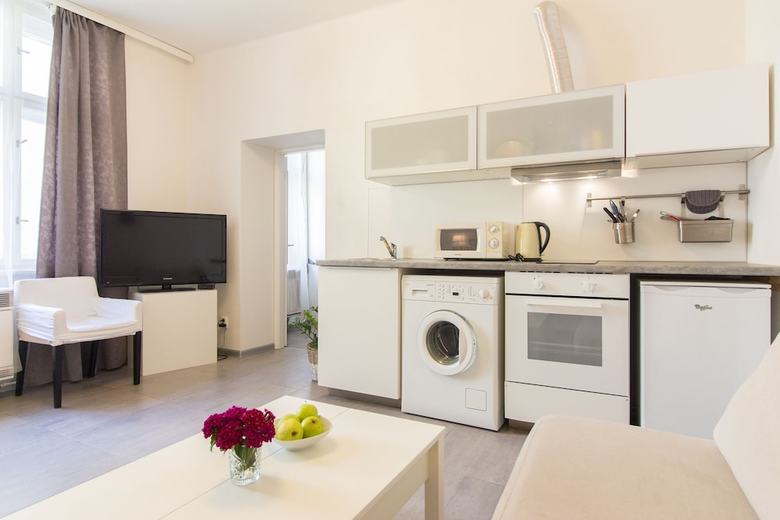 Apartamentos Prague City Apt On Wenceslassquare For 6
