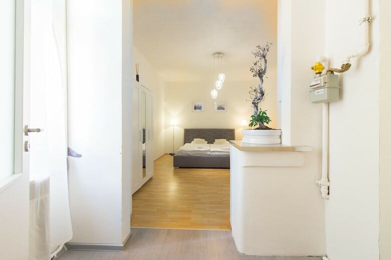 Apartamentos Prague City Apt On Wenceslassquare For 6