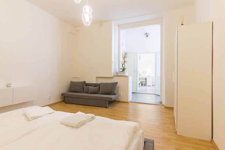 Apartamentos Prague City Apt On Wenceslassquare For 6