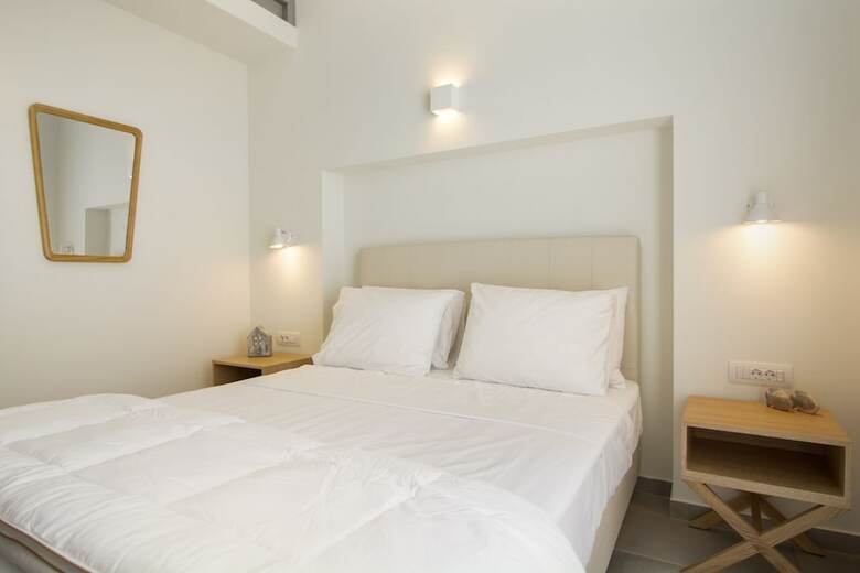 Apartamentos Vourkari Village