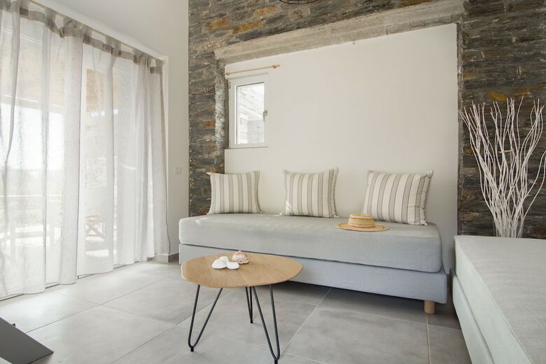 Apartamentos Vourkari Village