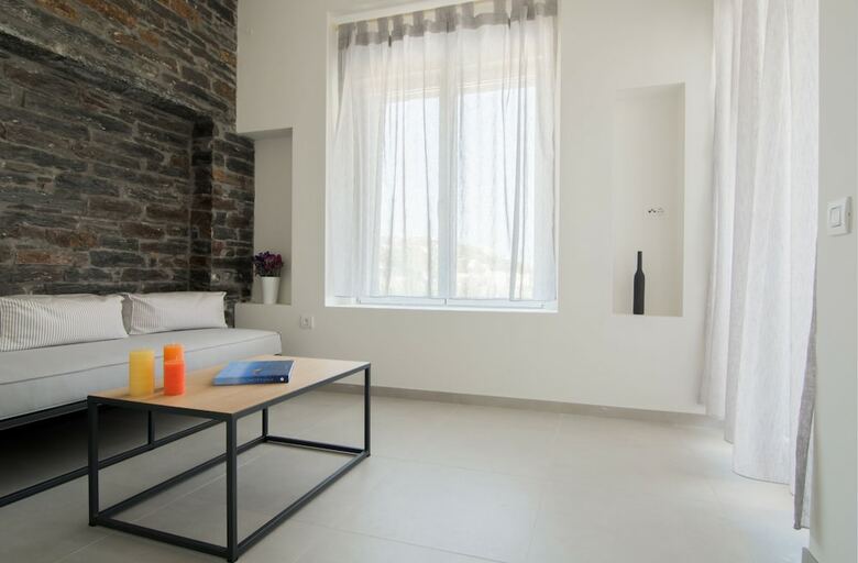 Apartamentos Vourkari Village
