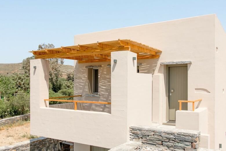 Apartamentos Vourkari Village