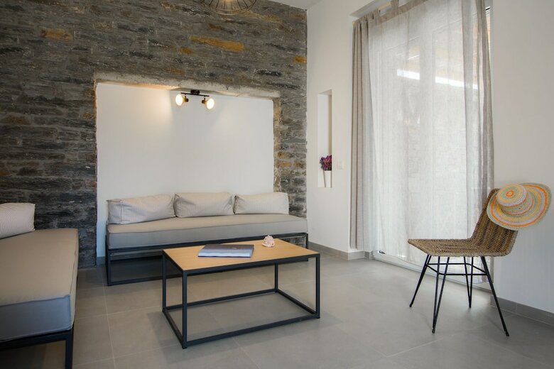 Apartamentos Vourkari Village