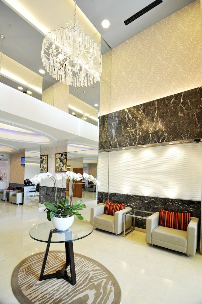 Apartamentos Mayfair Suites