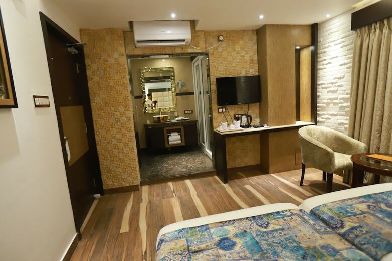 Hotel Acme