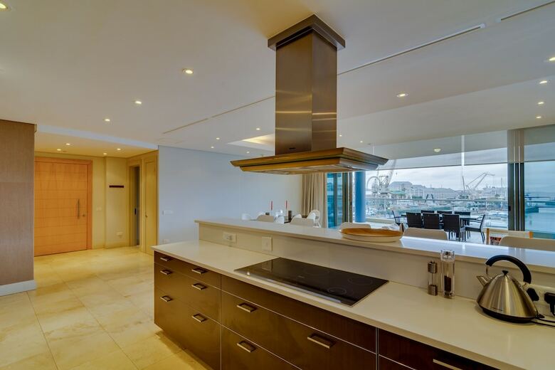 Hotel Mountain Marina Luxury Apartments